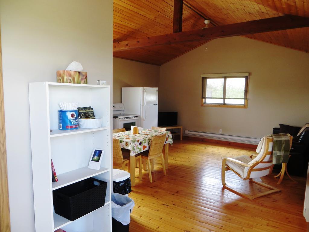 Foxlake Retreat ハンナ 部屋 写真